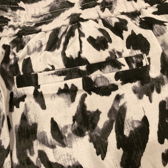 LOFT animal print joggers - Picture 4 of 5